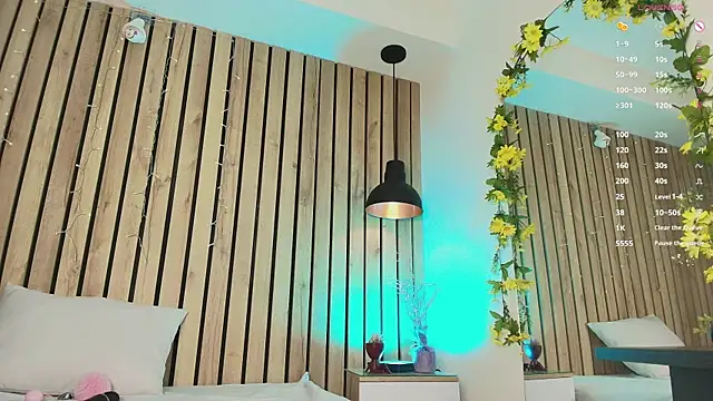 Snapshot of lara_honey chatting on December 3, 2024, 6:00 pm lara honey online show from December 3, 2024, 6:00 pm