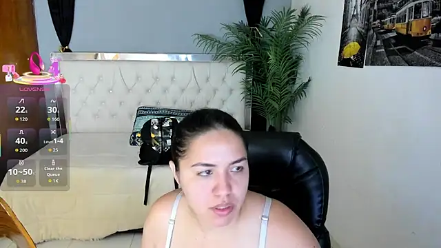 Snapshot of candiapole chatting on October 29, 2025, 12:37 pm candiapole online show from October 29, 2025, 12:37 pm