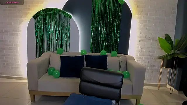 StacyWoods online show from March 17, 2025, 4:54 pm