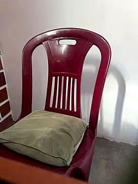 luis zamora223 online show from November 17, 2025, 1:04 pm