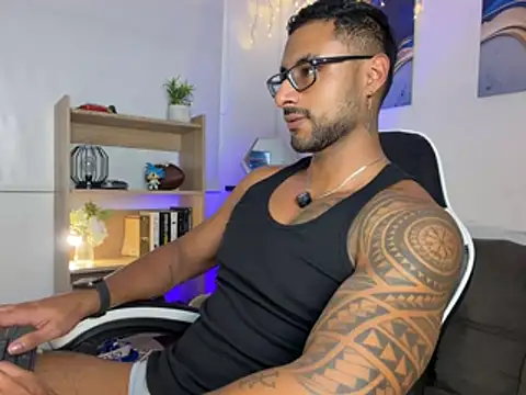 LiamGarcia1 online show from July 17, 2026, 7:33 pm