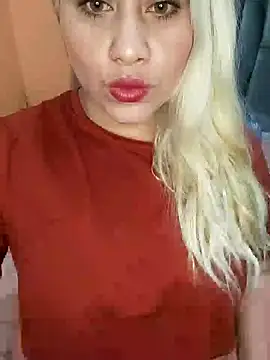 Snapshot of Mia_queenOfBlowjob chatting on December 11, 2024, 10:38 pm Mia queenOfBlowjob online show from December 11, 2024, 10:38 pm