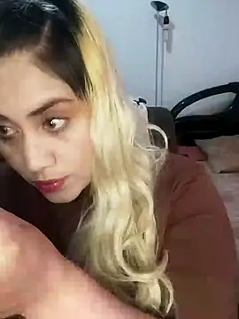 Snapshot of Mia_queenOfBlowjob chatting on October 14, 2025, 8:09 pm Mia queenOfBlowjob online show from October 14, 2025, 8:09 pm