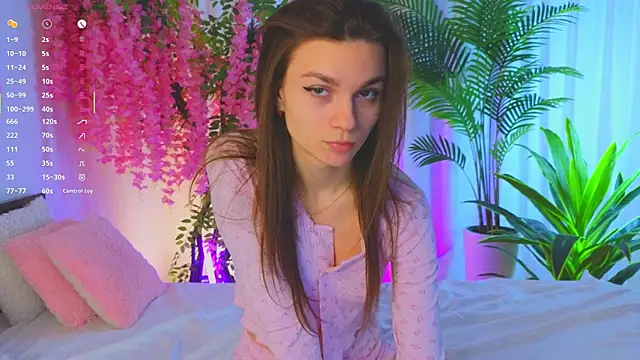 EvaHair online show from April 5, 2026, 7:42 pm