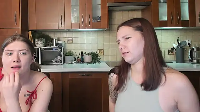 HotCaramellsTV online show from June 27, 2026, 8:09 am