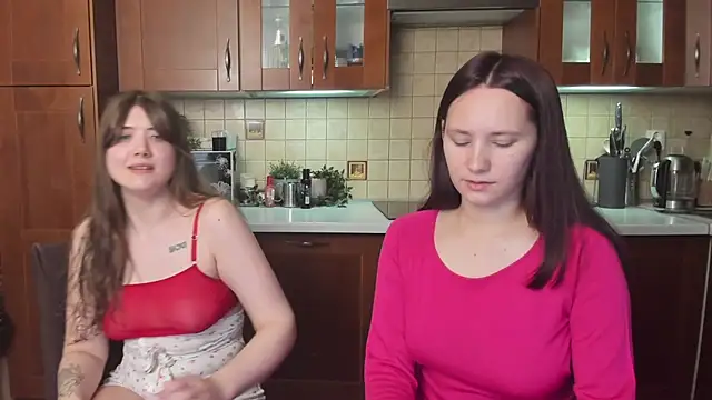 HotCaramellsTV online show from June 7, 2026, 11:26 am