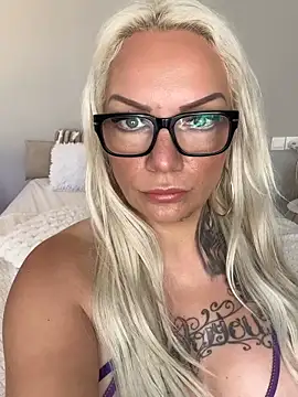 Nina LiveXXX online show from March 29, 2026, 10:50 am