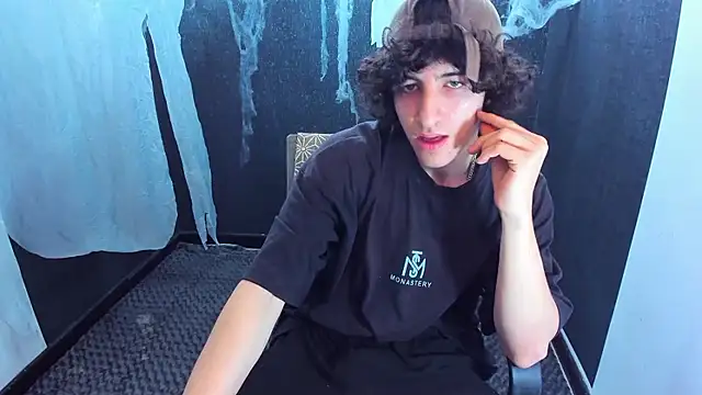 Kerverr  online show from October 29, 2025, 2:49 pm