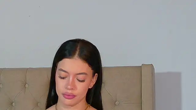 GeorginaHills online show from April 2, 2026, 9:43 pm