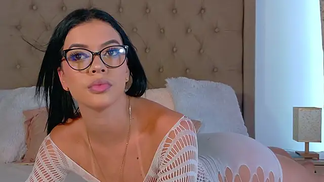 Snapshot of GeorginaHills chatting on December 14, 2025, 8:14 pm GeorginaHills online show from December 14, 2025, 8:14 pm