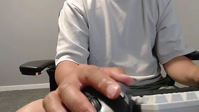 Snapshot of nimirole chatting on May 29, 2026, 3:18 pm nimirole online show from May 29, 2026, 3:18 pm