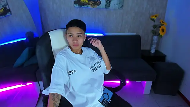 nova sex01 online show from March 25, 2026, 9:03 pm