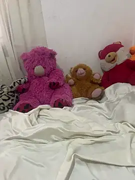 Jecy bee online show from March 19, 2025, 3:41 am