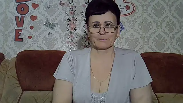 PaulaGolden online show from April 20, 2026, 7:37 pm