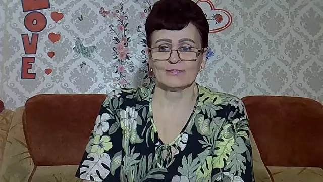 PaulaGolden online show from July 7, 2026, 7:50 pm