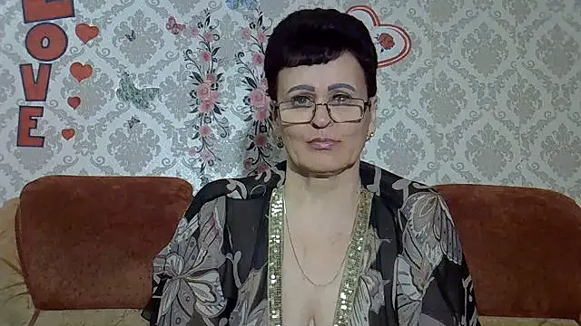Snapshot of PaulaGolden chatting on April 26, 2026, 7:11 pm PaulaGolden online show from April 26, 2026, 7:11 pm