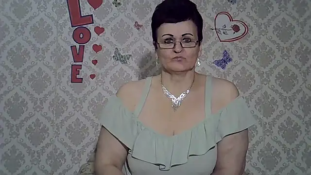 PaulaGolden online show from December 9, 2024, 3:22 pm