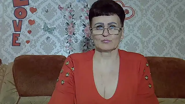 Snapshot of PaulaGolden chatting on June 5, 2026, 5:51 pm PaulaGolden online show from June 5, 2026, 5:51 pm