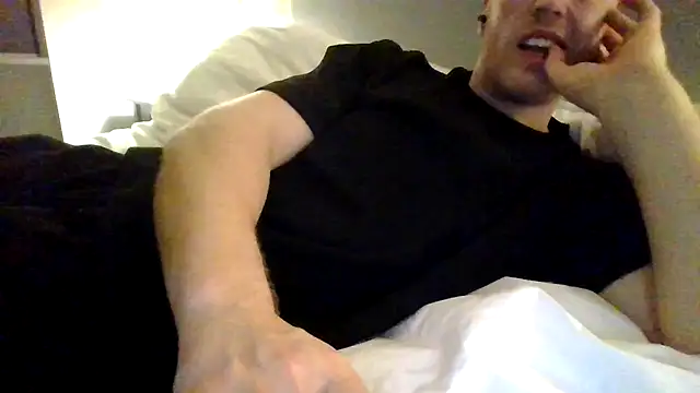 Snapshot of Noshame1994 chatting on February 22, 2026, 2:47 am Noshame1994 online show from February 22, 2026, 2:47 am