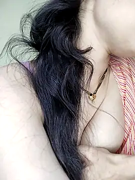 Snapshot of Fair-magic-woman chatting on March 18, 2025, 10:50 am Fair-magic-woman online show from March 18, 2025, 10:50 am