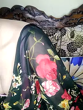 Snapshot of Fair-magic-woman chatting on September 24, 2025, 5:52 pm Fair-magic-woman online show from September 24, 2025, 5:52 pm