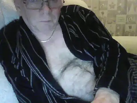 Snapshot of gibbo62 chatting on January 3, 2025, 2:43 am gibbo62 online show from January 3, 2025, 2:43 am