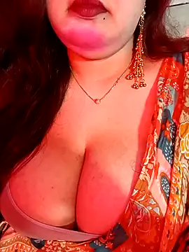 Suhanakhan00 online show from May 30, 2026, 6:13 pm