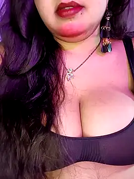 Suhanakhan00 online show from October 22, 2025, 4:28 pm