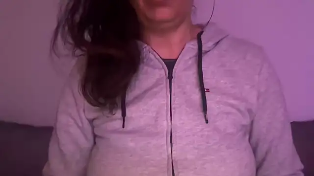 Serena 4you online show from November 12, 2025, 7:51 pm