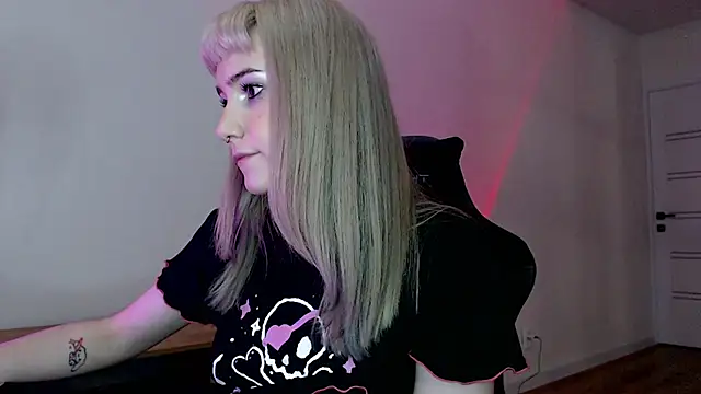Snapshot of Princess_Shy___ chatting on February 22, 2025, 4:19 pm Princess Shy    online show from February 22, 2025, 4:19 pm