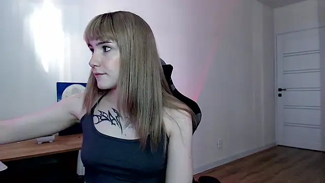 Snapshot of Princess_Shy___ chatting on March 16, 2025, 2:55 pm Princess Shy    online show from March 16, 2025, 2:55 pm