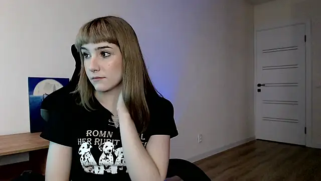 Snapshot of Princess_Shy___ chatting on March 11, 2025, 2:18 pm Princess Shy    online show from March 11, 2025, 2:18 pm