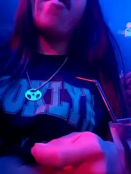 Snapshot of Karenn12 chatting on October 6, 2025, 8:04 am Karenn12 online show from October 6, 2025, 8:04 am