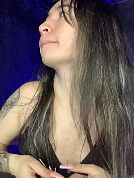 Snapshot of Sophie_LS chatting on November 9, 2025, 4:38 am Sophie LS online show from November 9, 2025, 4:38 am