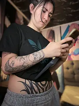 Sophie LS online show from April 10, 2026, 1:07 pm