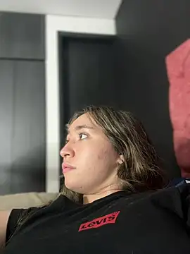 Snapshot of Sophie_LS chatting on March 13, 2025, 8:59 am Sophie LS online show from March 13, 2025, 8:59 am