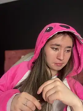 Snapshot of Sophie_LS chatting on March 21, 2025, 8:50 am Sophie LS online show from March 21, 2025, 8:50 am