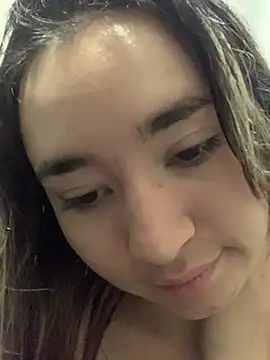 Snapshot of Sophie_LS chatting on October 18, 2025, 2:13 am Sophie LS online show from October 18, 2025, 2:13 am