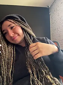 Sophie LS online show from February 5, 2026, 5:20 pm