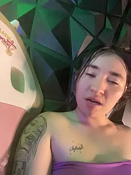 Snapshot of Sophie_LS chatting on October 25, 2025, 2:00 am Sophie LS online show from October 25, 2025, 2:00 am