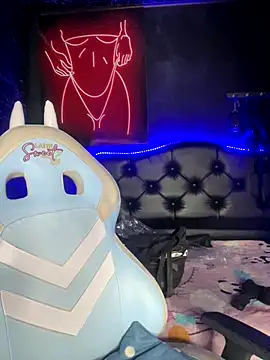 Snapshot of Sophie_LS chatting on September 26, 2025, 4:30 am Sophie LS online show from September 26, 2025, 4:30 am