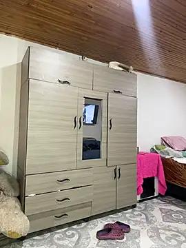 sarawiliamx online show from April 7, 2026, 10:00 pm