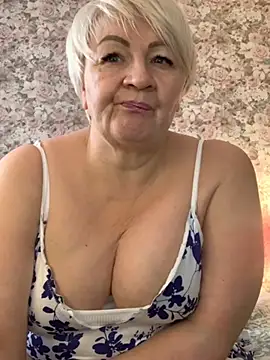 Snapshot of Laura_Millf chatting on March 3, 2025, 2:06 pm Laura Millf online show from March 3, 2025, 2:06 pm