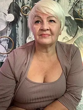 Snapshot of Laura_Millf chatting on September 16, 2025, 6:47 am Laura Millf online show from September 16, 2025, 6:47 am