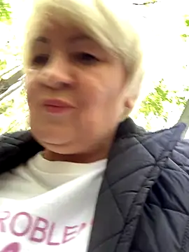 Snapshot of Laura_Millf chatting on September 28, 2025, 12:01 pm Laura Millf online show from September 28, 2025, 12:01 pm