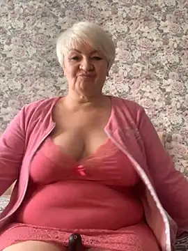 Snapshot of Laura_Millf chatting on February 28, 2025, 12:52 pm Laura Millf online show from February 28, 2025, 12:52 pm