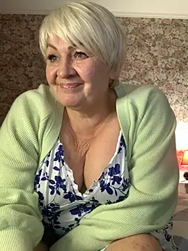 Snapshot of Laura_Millf chatting on March 9, 2025, 5:39 pm Laura Millf online show from March 9, 2025, 5:39 pm