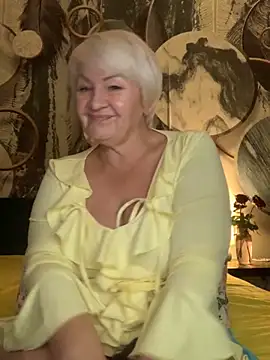 Snapshot of Laura_Millf chatting on November 21, 2025, 4:39 pm Laura Millf online show from November 21, 2025, 4:39 pm