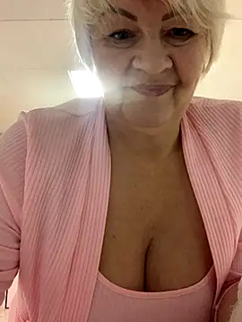 Snapshot of Laura_Millf chatting on November 23, 2025, 3:00 pm Laura Millf online show from November 23, 2025, 3:00 pm