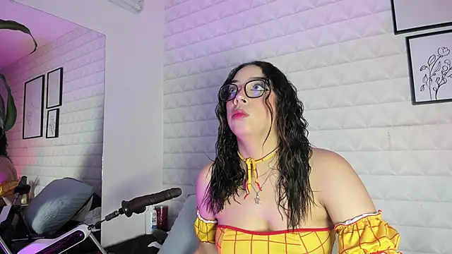 Lizzie-Evans online show from June 3, 2026, 12:06 pm
